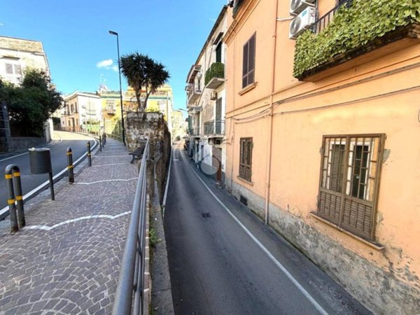 appartamento in vendita a Portici in zona Bellavista