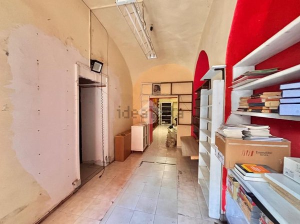 locale commerciale in vendita a Portici