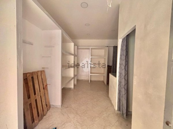 locale commerciale in vendita a Portici