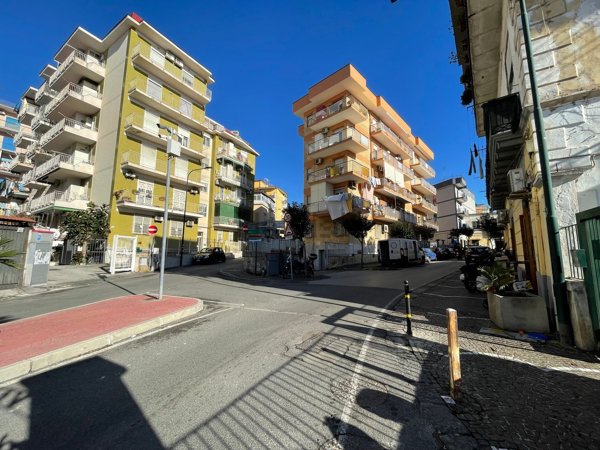 appartamento in vendita a Portici in zona Bellavista