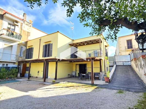 casa indipendente in vendita a Portici in zona Libertà