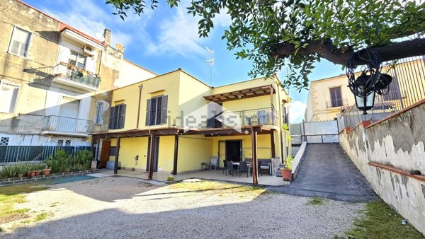 casa indipendente in vendita a Portici in zona Libertà