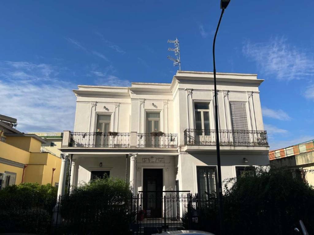 appartamento in vendita a Portici in zona Bellavista