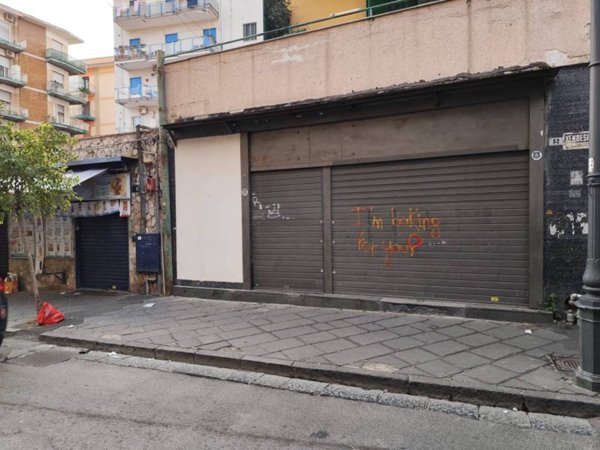 negozio in vendita a Portici