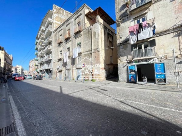 negozio in vendita a Portici