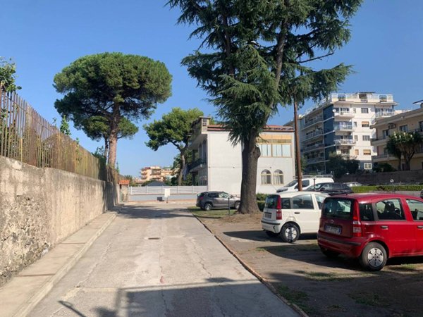 appartamento in vendita a Portici in zona Bellavista