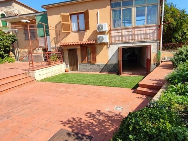 casa indipendente in vendita a Portici