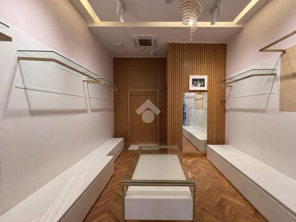 negozio in vendita a Portici