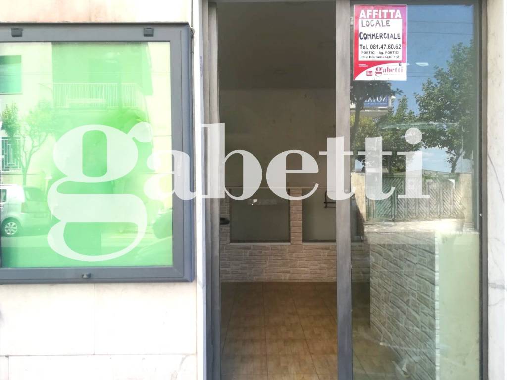 negozio in vendita a Portici in zona Libertà
