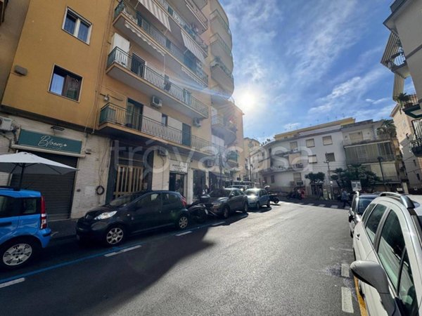 negozio in vendita a Portici
