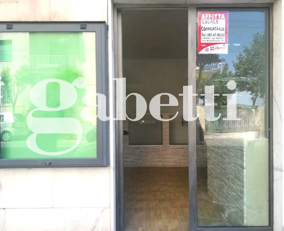 negozio in vendita a Portici in zona Libertà