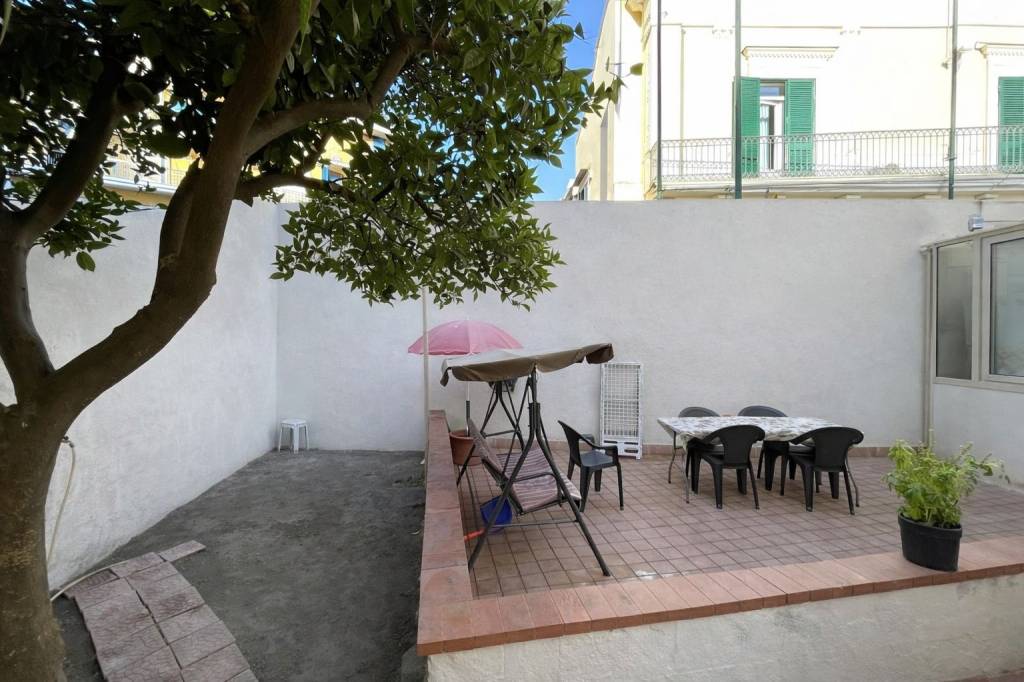 appartamento in vendita a Portici in zona Bellavista
