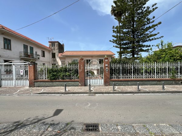 casa indipendente in vendita a Portici