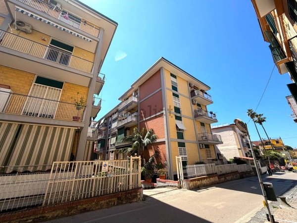 appartamento in vendita a Portici in zona Bellavista