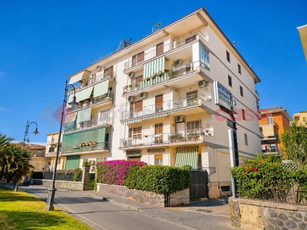 appartamento in vendita a Portici in zona Bellavista