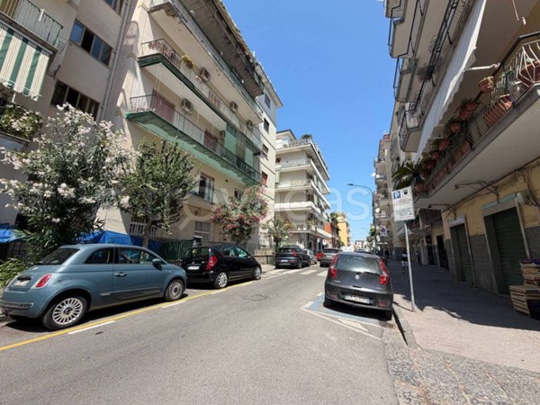 negozio in vendita a Portici