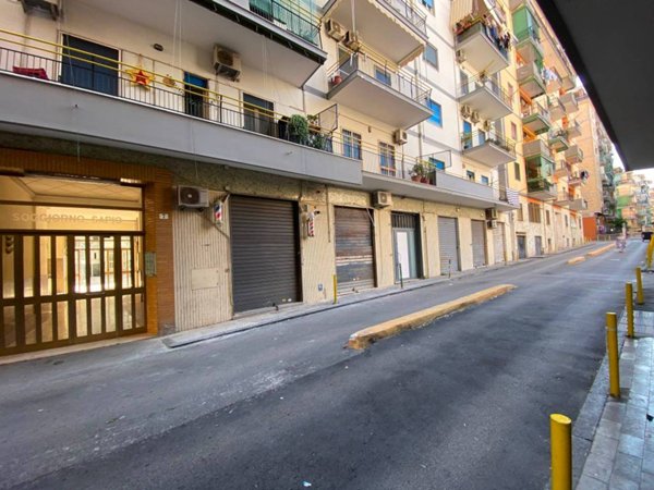 negozio in vendita a Portici in zona Libertà