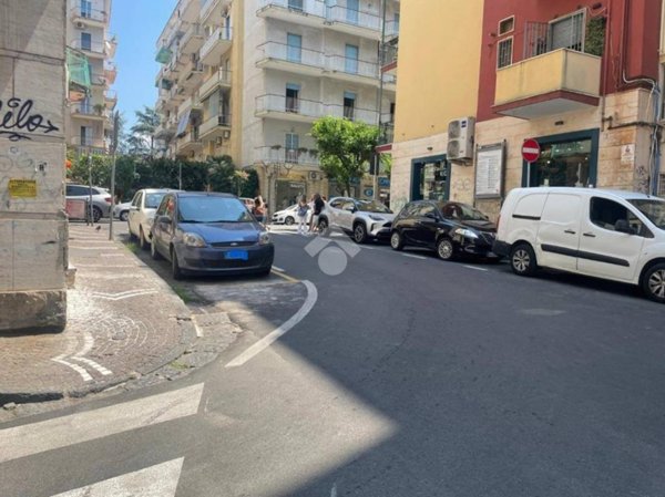 negozio in vendita a Portici