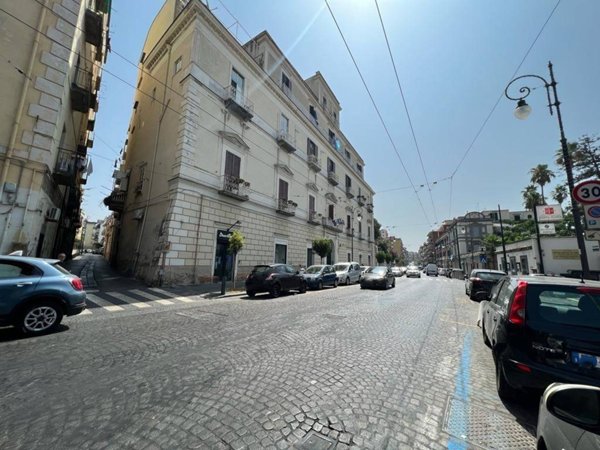 negozio in vendita a Portici