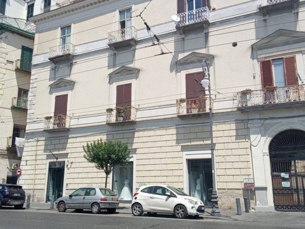 negozio in vendita a Portici