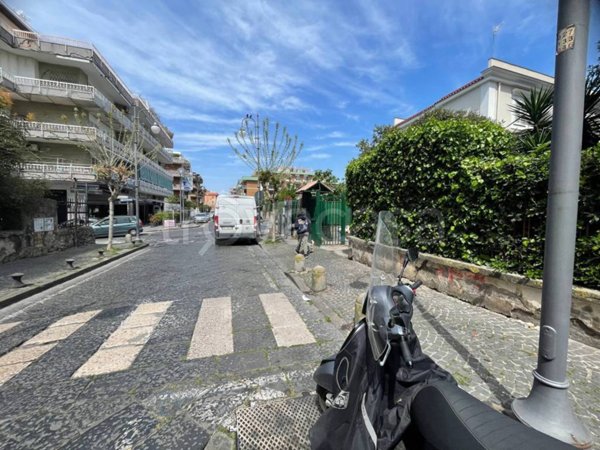 appartamento in vendita a Portici in zona Cavalli di Bronzo