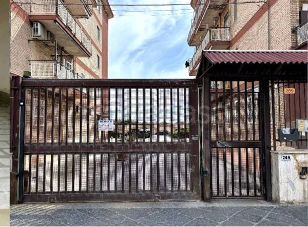 box auto in vendita a Portici