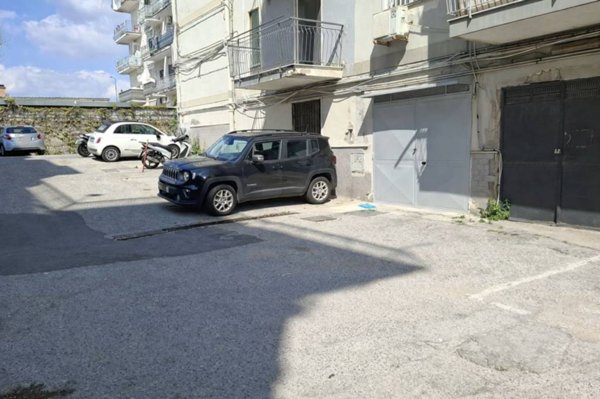 box auto in vendita a Portici in zona Bellavista