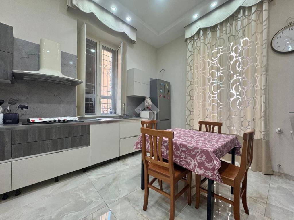 casa indipendente in vendita a Portici in zona Libertà