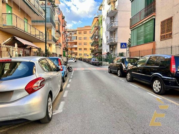 box auto in vendita a Portici