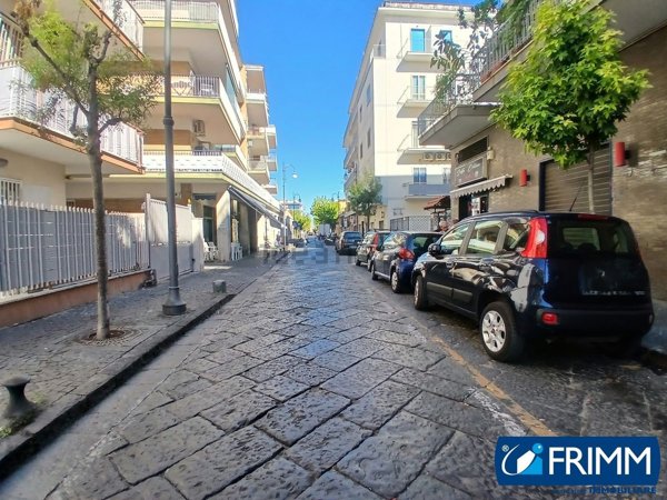 locale commerciale in vendita a Portici