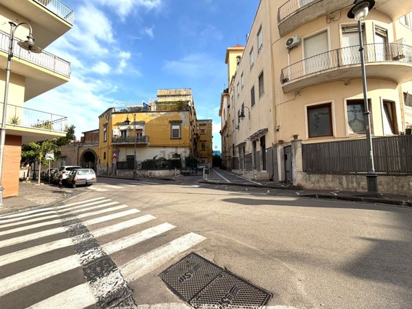 appartamento in vendita a Portici in zona Bellavista