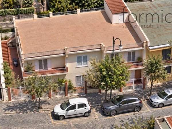 casa indipendente in vendita a Portici