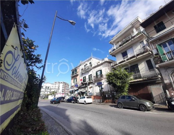 locale commerciale in vendita a Pozzuoli