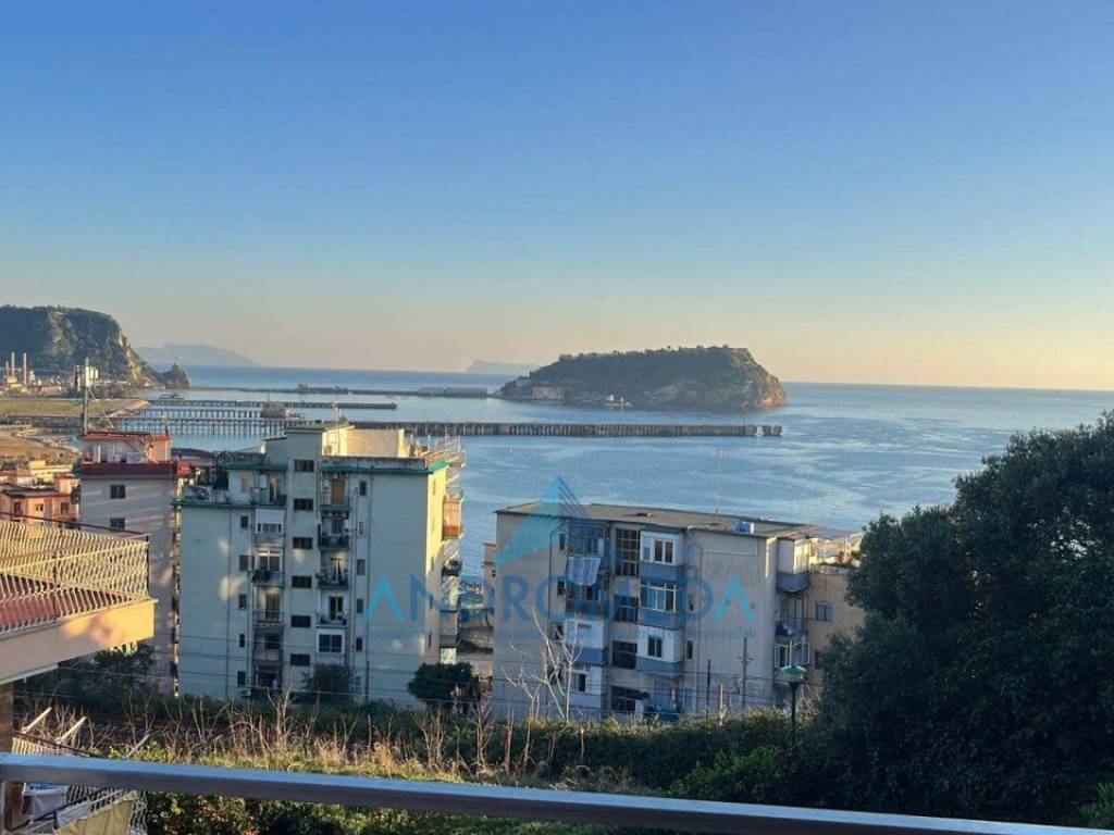 appartamento in vendita a Pozzuoli