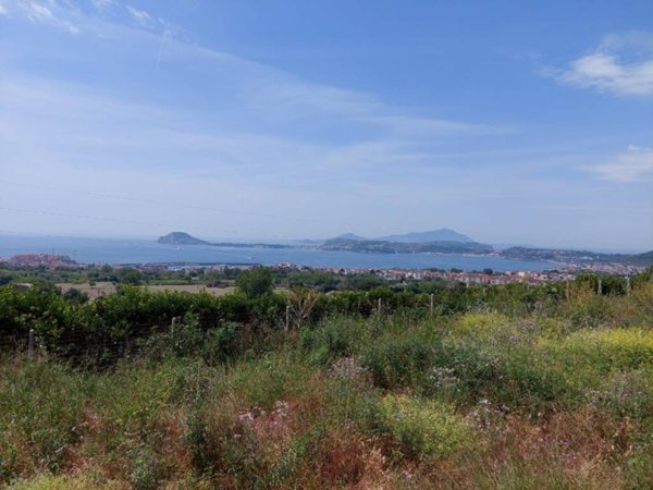 casa indipendente in vendita a Pozzuoli