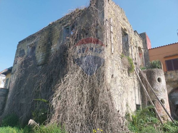 casa indipendente in vendita a Pozzuoli