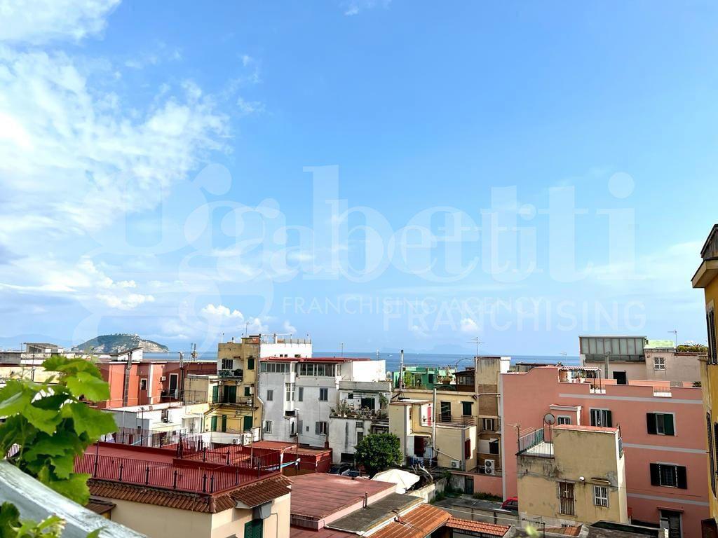 casa indipendente in vendita a Pozzuoli