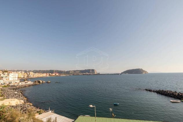 casa indipendente in vendita a Pozzuoli