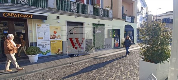 trivano in vendita a Pozzuoli