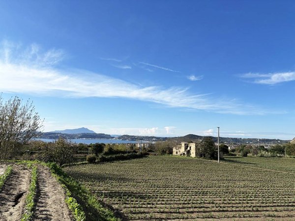 casa indipendente in vendita a Pozzuoli