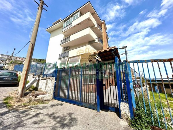 appartamento in vendita a Pozzuoli in zona Pisciarelli
