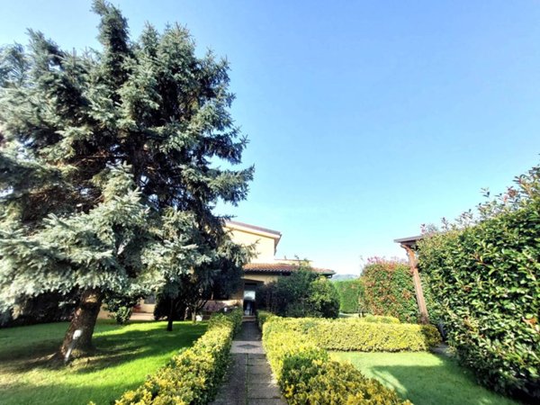 casa indipendente in vendita a Pozzuoli