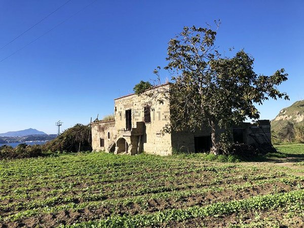 pentavano in vendita a Pozzuoli