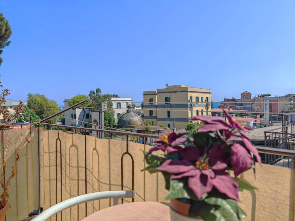 appartamento in vendita a Pozzuoli in zona Arco Felice