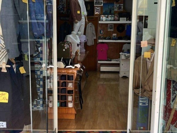 negozio in vendita a Pozzuoli