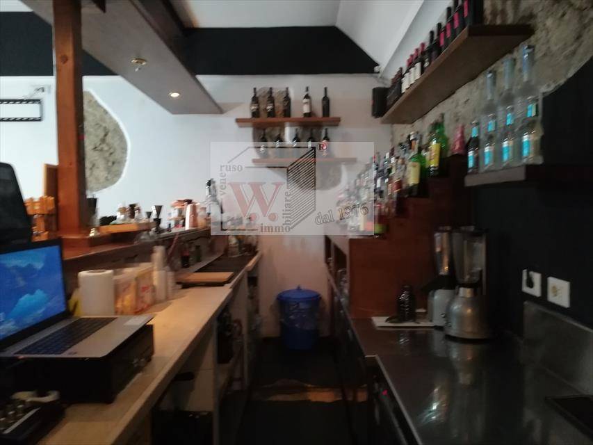 negozio in vendita a Pozzuoli