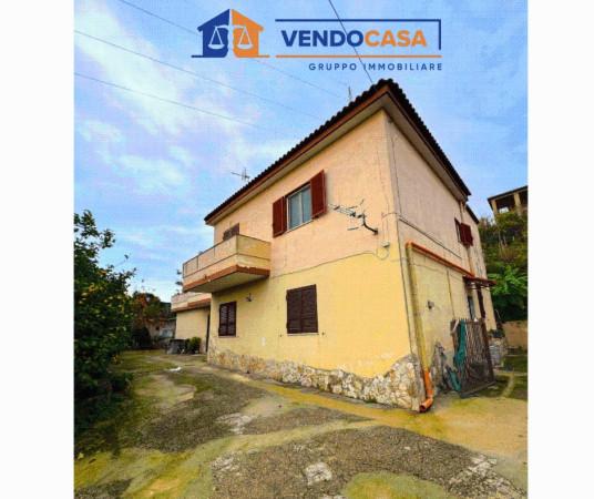 casa indipendente in vendita a Pozzuoli