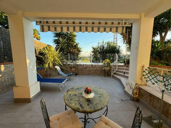 casa indipendente in vendita a Pozzuoli in zona Pisciarelli