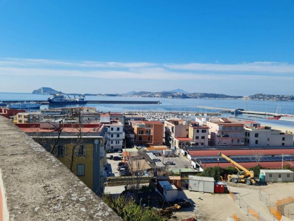 appartamento in vendita a Pozzuoli