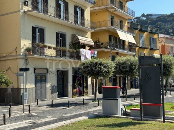 trivano in vendita a Pozzuoli